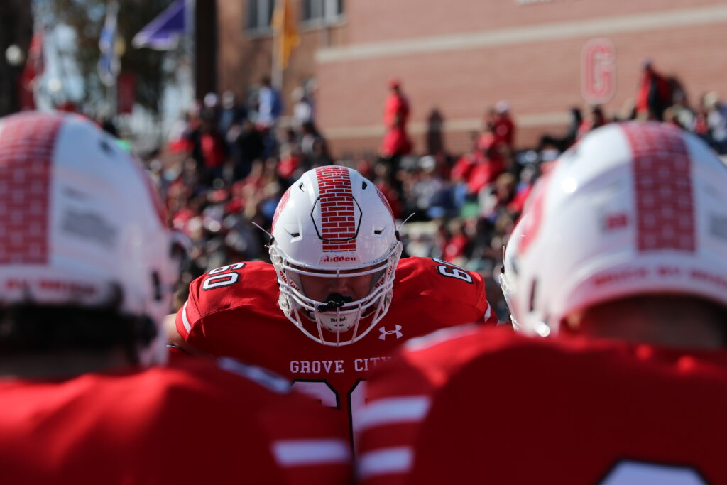 Men's Offensive Line Huddle