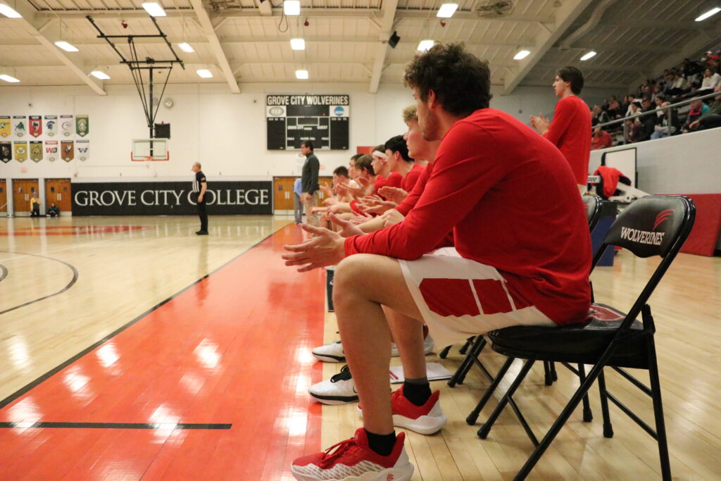 Men's Basketball photo Bench